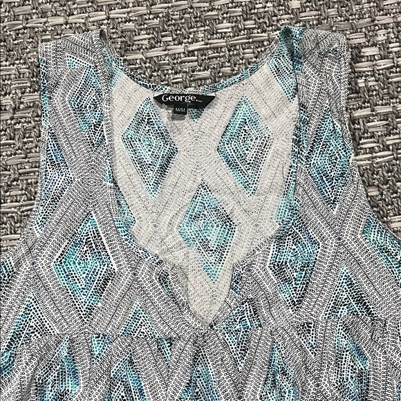 George | Flowy Blue & White Tank - Picture 3 of 10